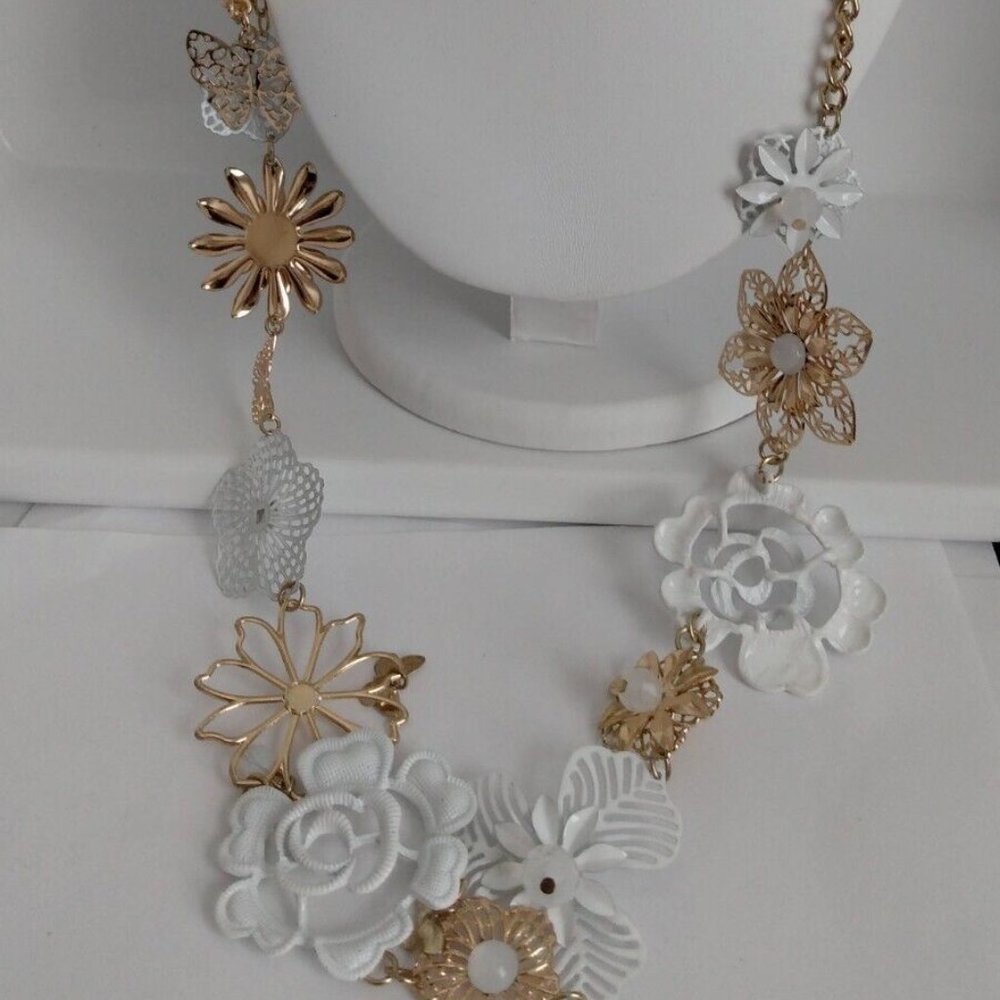 White Gold Tone Flower Butterfly Statement Fashion Costume Necklace